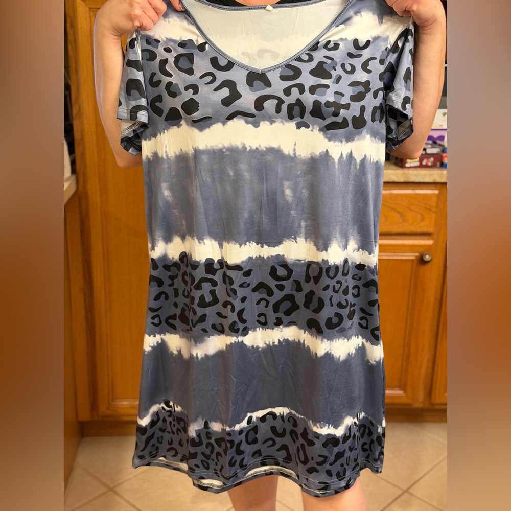 Gray and Cream Tie-Dye Leopard Print Women’s Dress